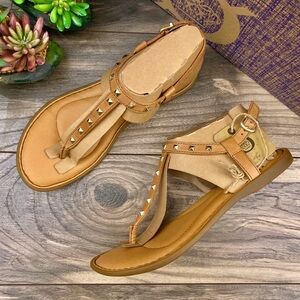 NIB Born Adana Studded T Strap Flat Thong Sandal